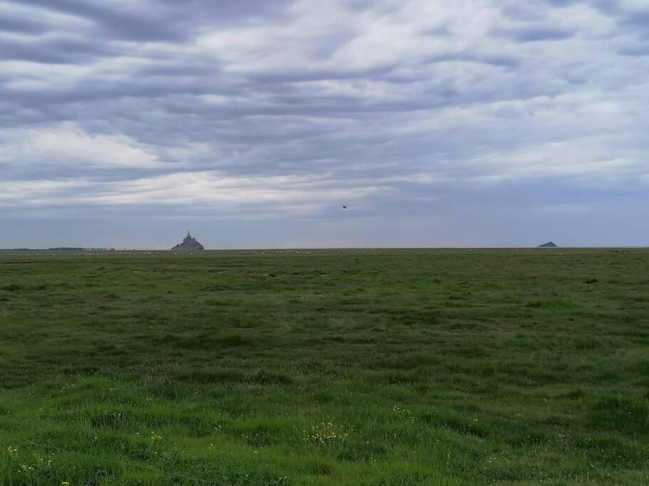 Sunset Family Guesthouse Mont Saint Michel Céaux Esterno foto